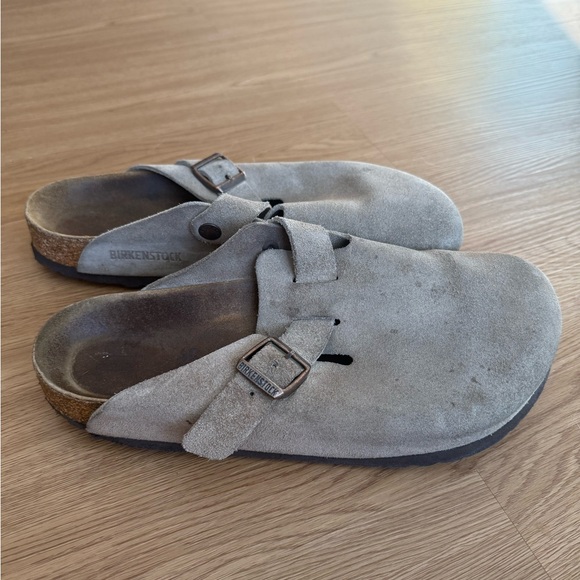 Birkenstock Other - Birkenstock Unisex Tan Clogs